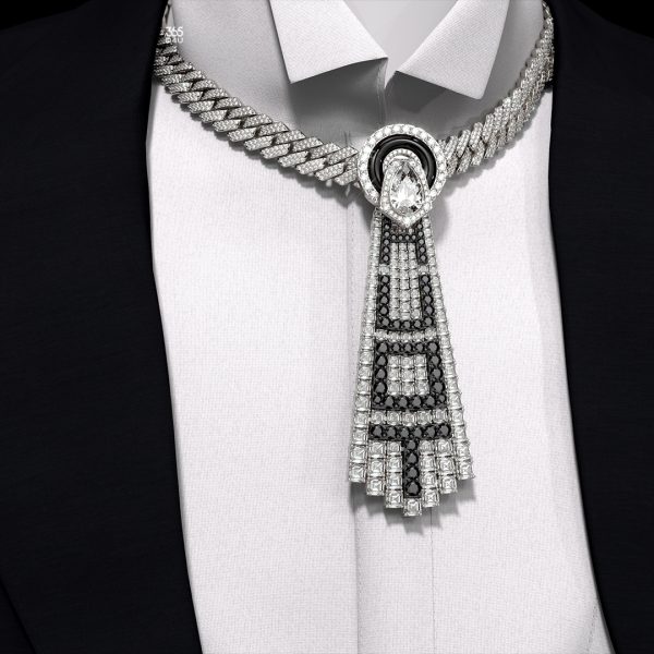 A Tie Pendant So Big… It Doesn’t Need an Introduction 😤💎