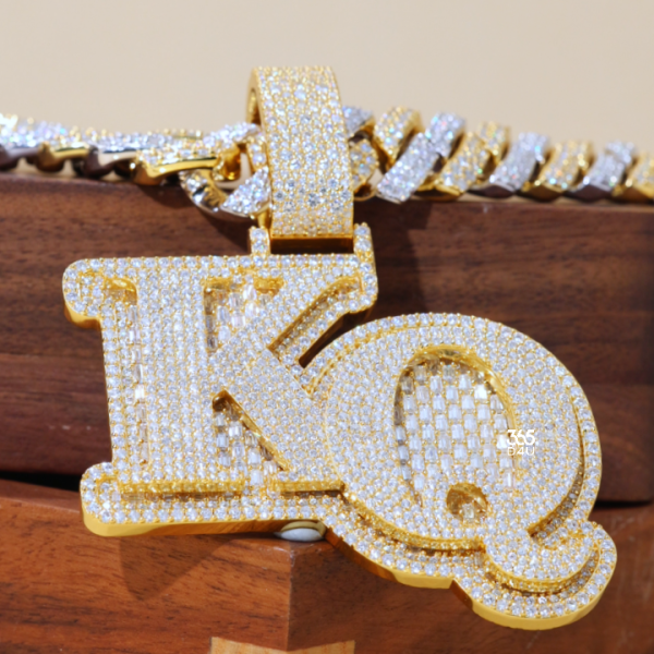 CD25MAY931图片 Custom Letter Pendant — Iced Out Block Letters for Real Heavy Hitters