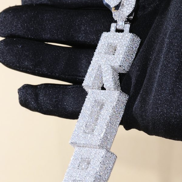 CD25MAY807图片 How Many Stones Do You Think Flood This Piece?