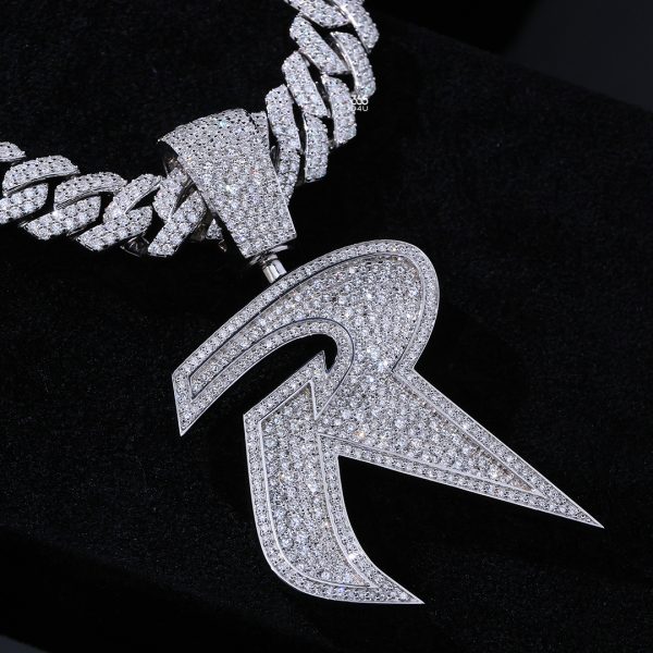 25aug1048图片 (3) R Custom Lab Diamonds Brush Letter Pendant