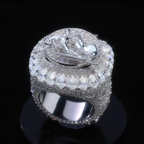 3D logo Pear-Cut Champion Ring