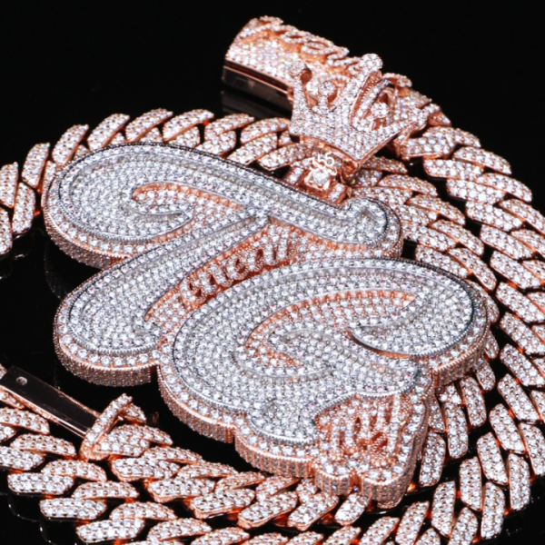 CD25MAR331图片 Custom Bubble Letter Pendant with Crown – Iced Out Script Style, Add Your Small Text