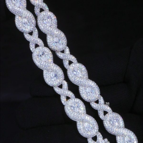 CT24OCT571图片 Infinity Link Tennis Chain with Oversized Center Stones