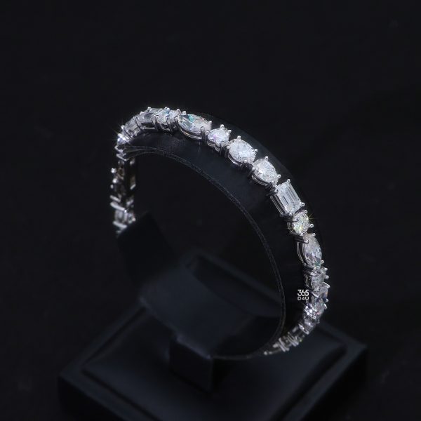 CD25DEC0637图片 (1) Mixed-Cut Diamond Tennis Bracelet