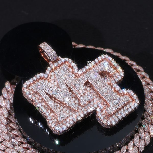 CD25NOV0938图片 (1) MT Custom Stacked Letter Pendant