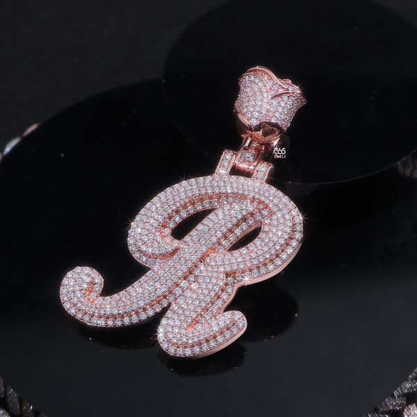 CD25NOV1082图片 (1) R Custom Cursive Full Iced Letter Pendant