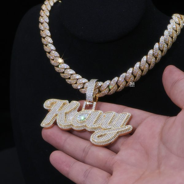 CD25DEC0640图片 (3) RAY Cursive Pendant with Pear-Cut Center Stone