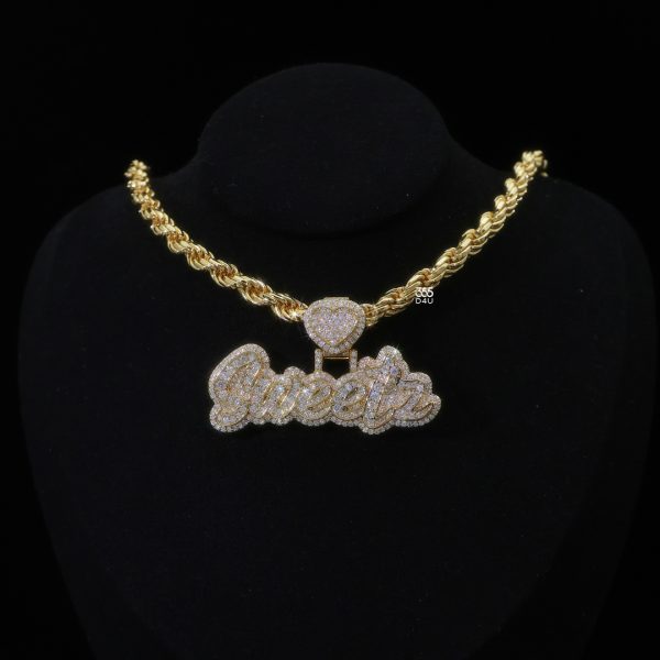 CD26JAN0184图片 (1) Sweetz Script Pendant – 0.8” Mini Size