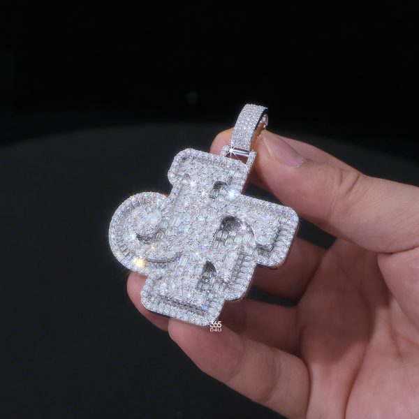 CD26JAN0457图片 (2) JF Stacked Jersey Letter Pendant with Fancy-Cut & Emerald-Cut Diamonds