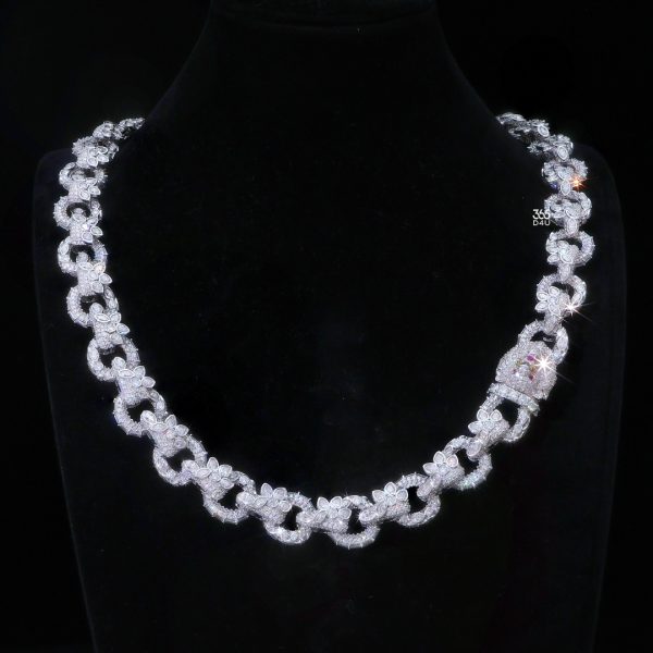 18mm 26" Infinite Flower Custom Chain with Lion Clasp