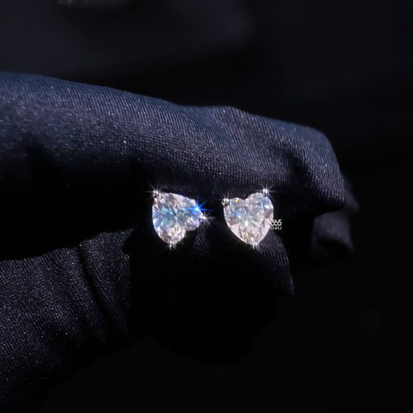 Heart-Cut Diamond Line Stud Earrings