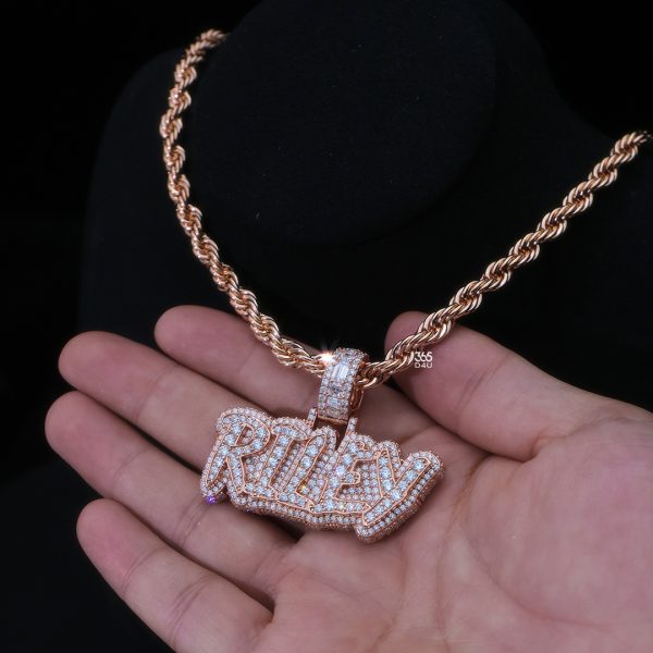 RILEY Mini Name Pendant – 0.8" with 3.5mm Stones