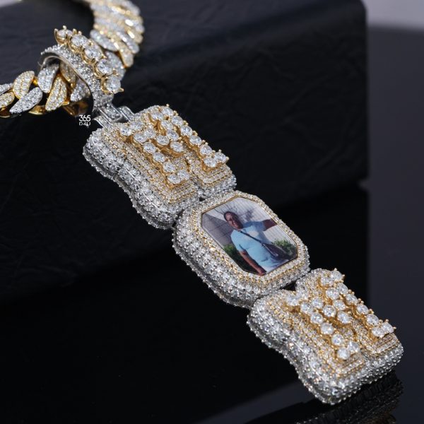 Vertical MOM Photo Memory Pendant