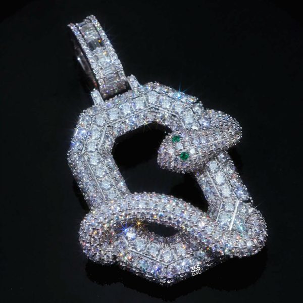 O Custom Snake Jersey Letter Pendant