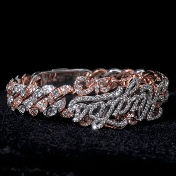 手链.mp4_20260702_174414.373 Custom Letter Mixed-Cut Bracelet