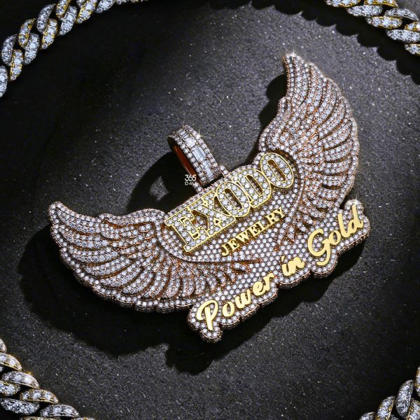 CD26MAR1123图片 Large Winged Logo Pendant